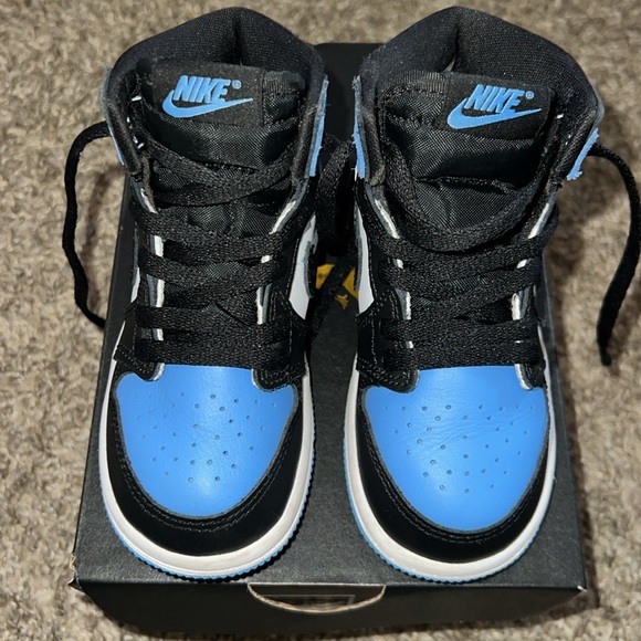 Jordan 1  retro high OG - Picture 3 of 3